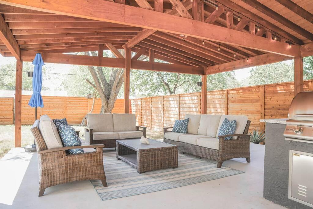 Villa The Retreat At Rigsby-all New 3bdrm/2.5 Bath San Antonio