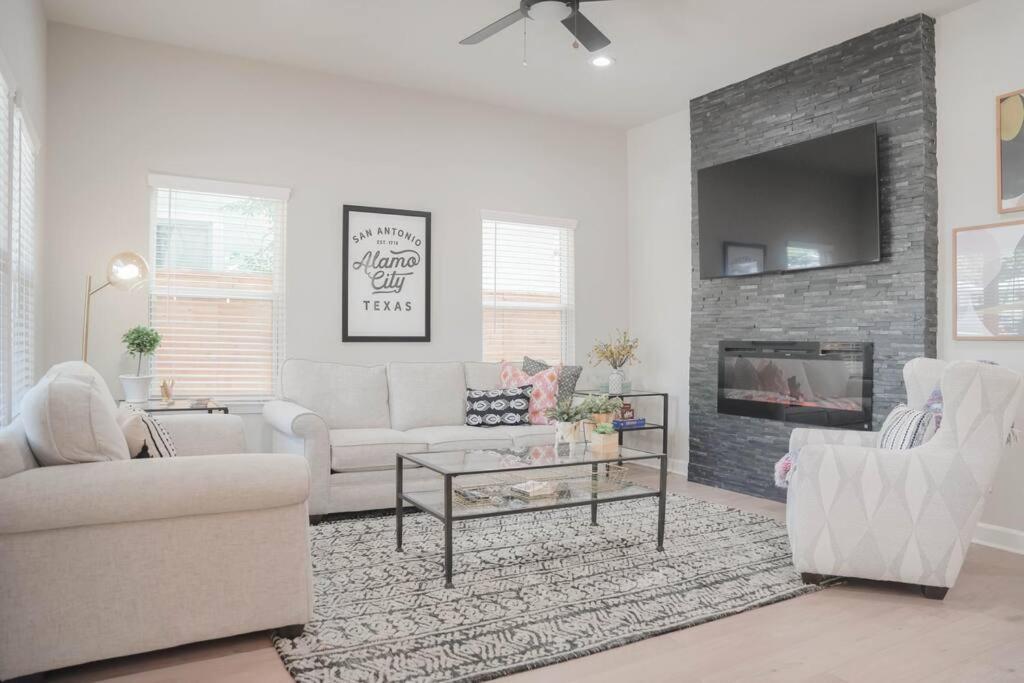 Villa The Retreat At Rigsby-all New 3bdrm/2.5 Bath *