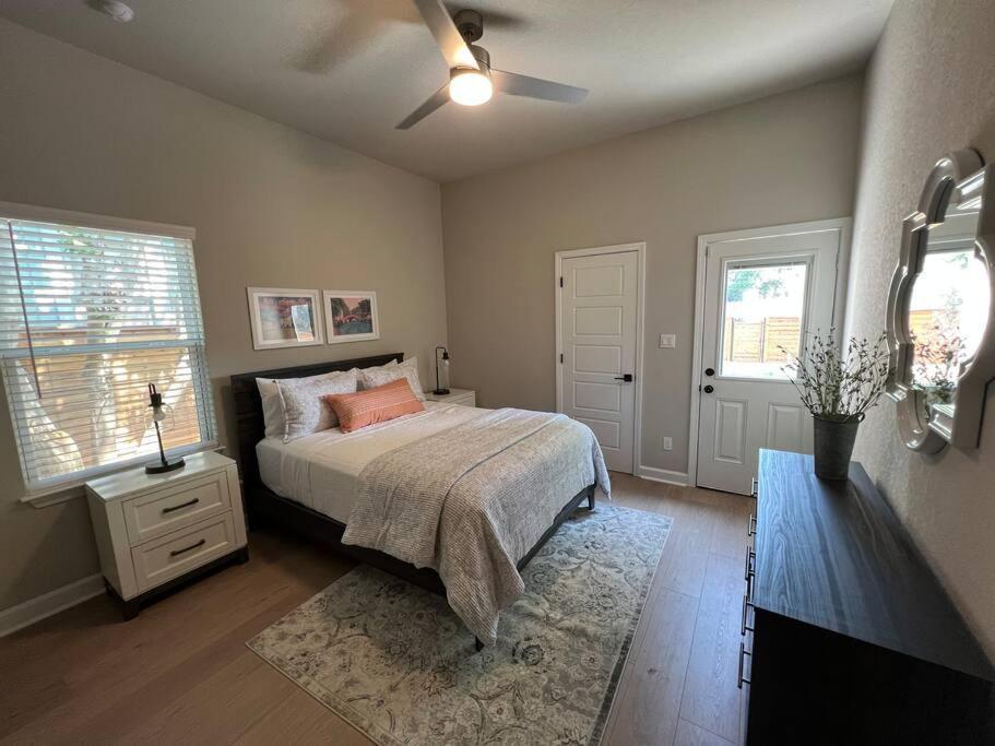 The Retreat At Rigsby-all New 3bdrm/2.5 Bath Villa