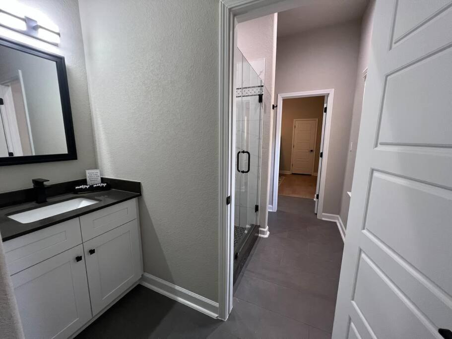 Villa The Retreat At Rigsby-all New 3bdrm/2.5 Bath
